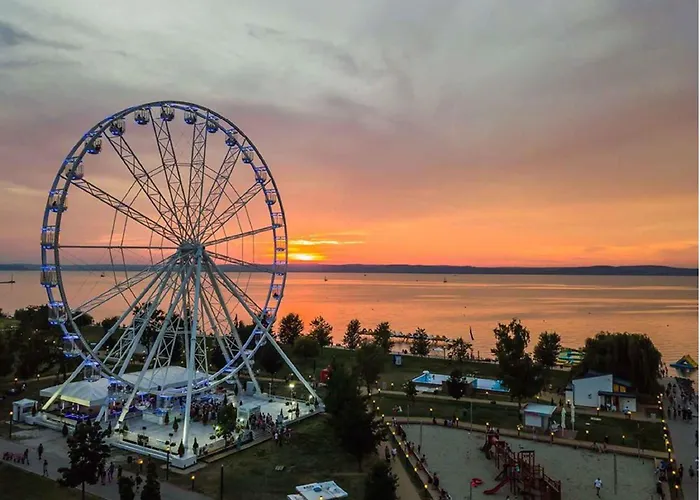 Homes In - Balaton 43405 בית נופש שיופוק