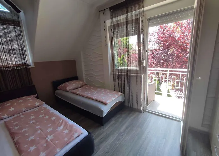 בית נופש Homes In - Balaton 43405