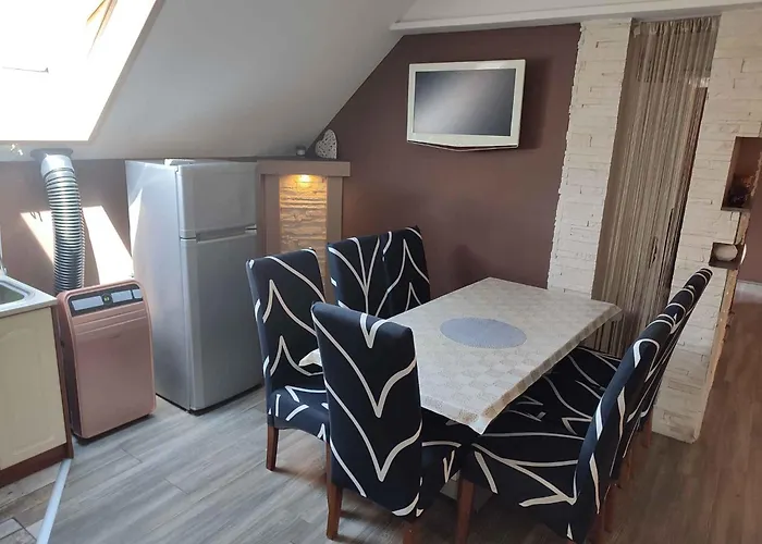 Homes In - Balaton 43405 בית נופש שיופוק